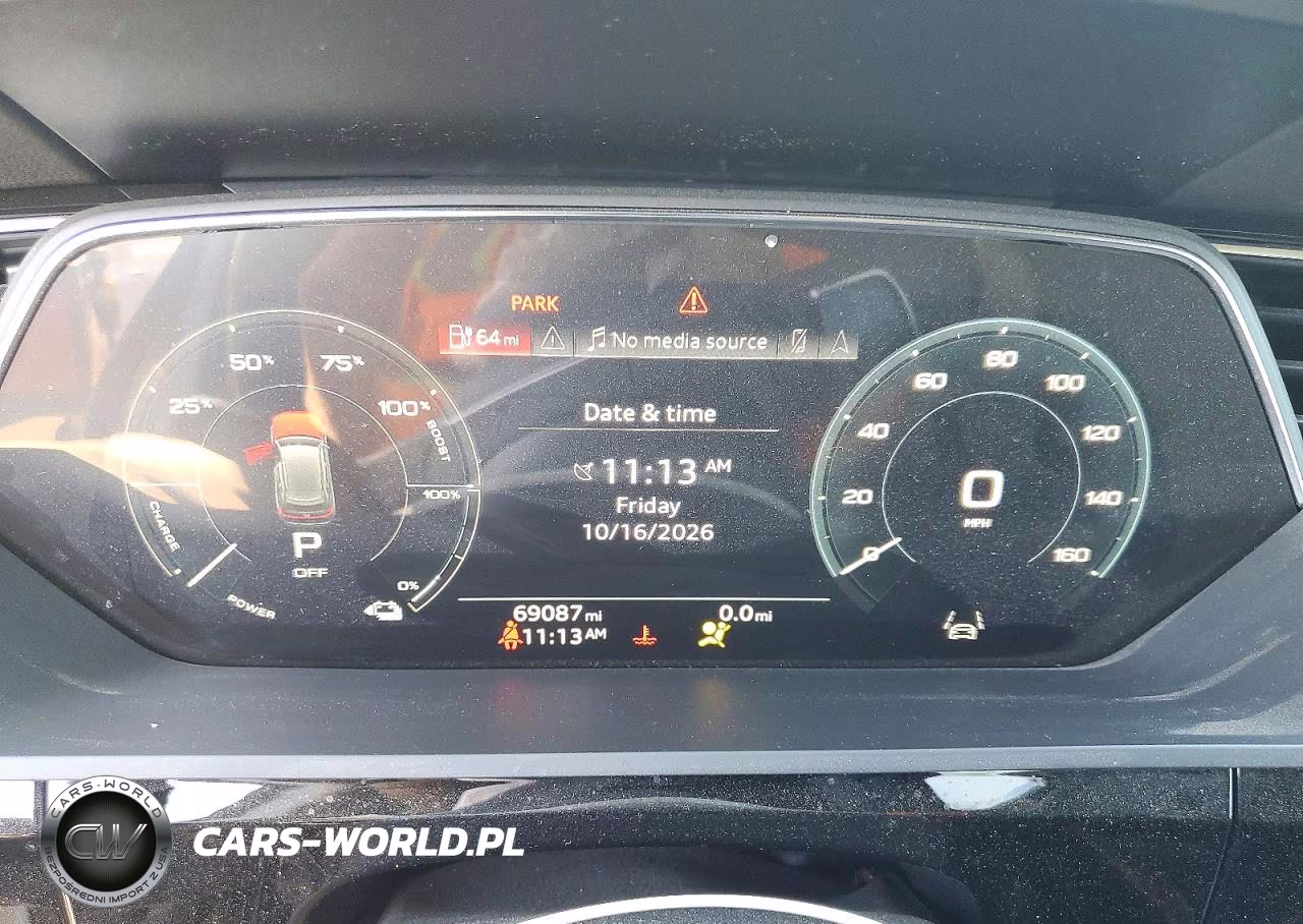 2022 Audi E-Tron Premium VIN:WA1AAAGE7NB014198 - 9