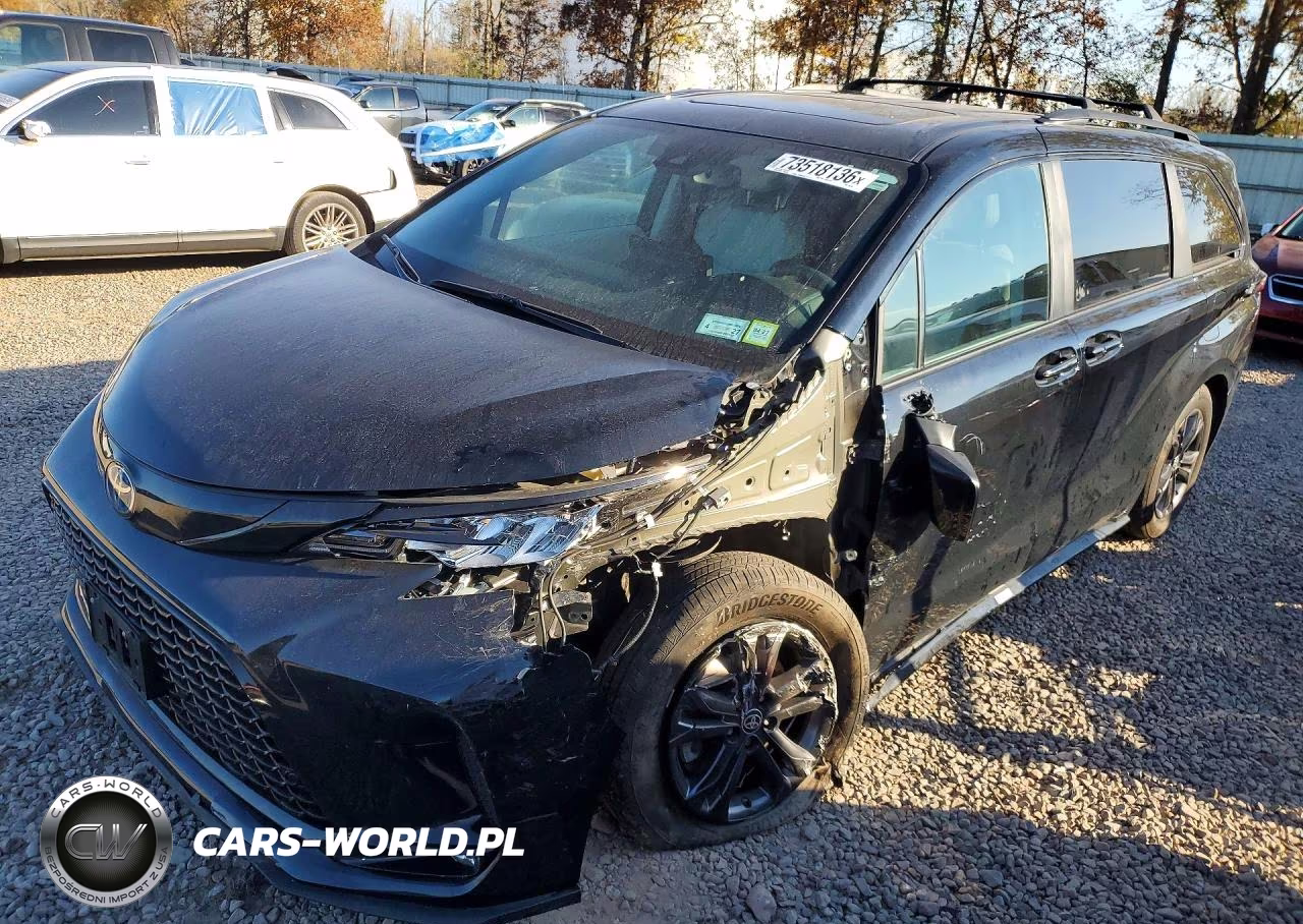 2025 Toyota Sienna Xse