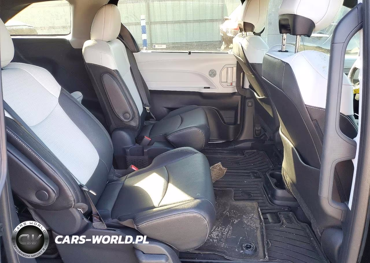 2025 Toyota Sienna Xse VIN:5TDDSKFC2SS184799 - 11