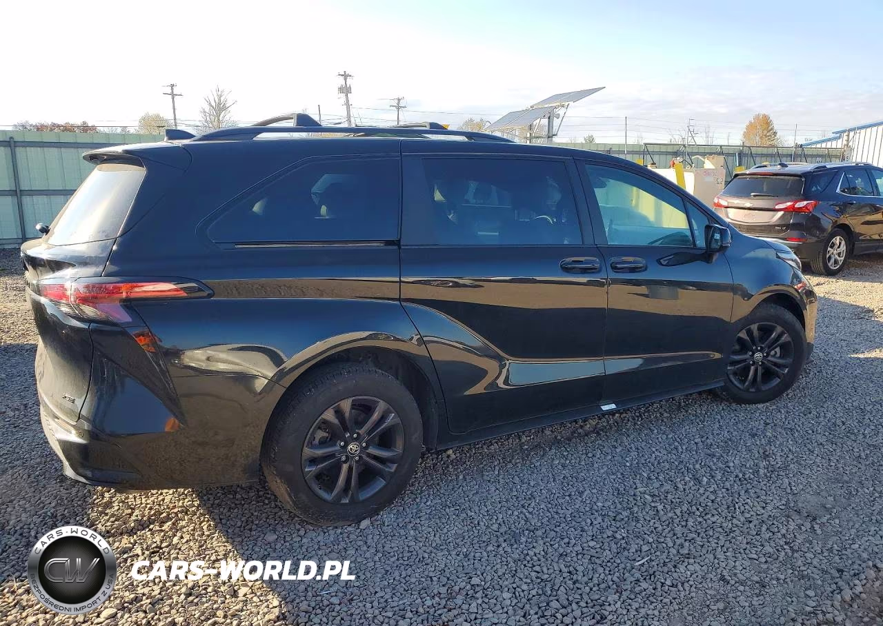 2025 Toyota Sienna Xse VIN:5TDDSKFC2SS184799 - 3