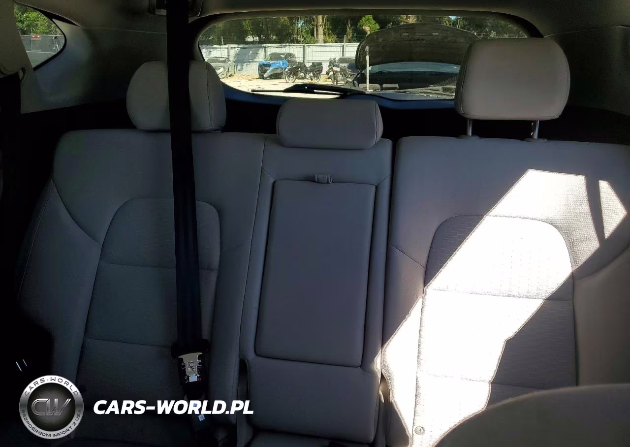 2019 Hyundai Tucson Value VIN:KM8J33A45KU912645 - 10
