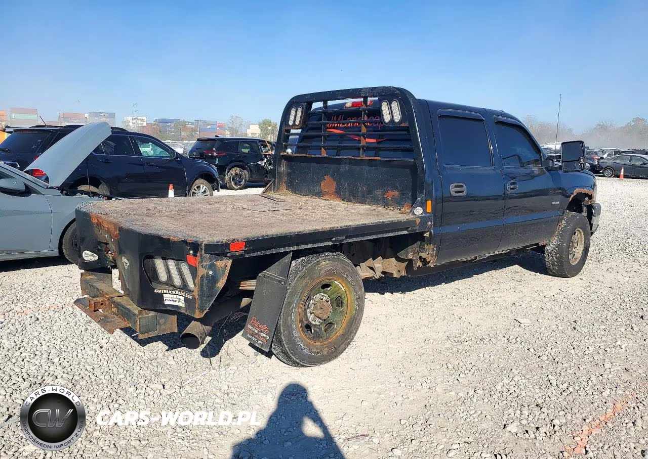 2005 Chevrolet Silverado K2500 Heavy Duty VIN:1GCHK23255F962515 - 3