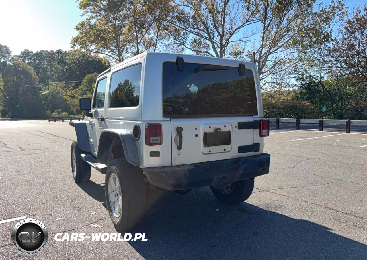 2011 Jeep Wrangler 70Th Anniversary VIN:1J4GA7D13BL579309 - 3