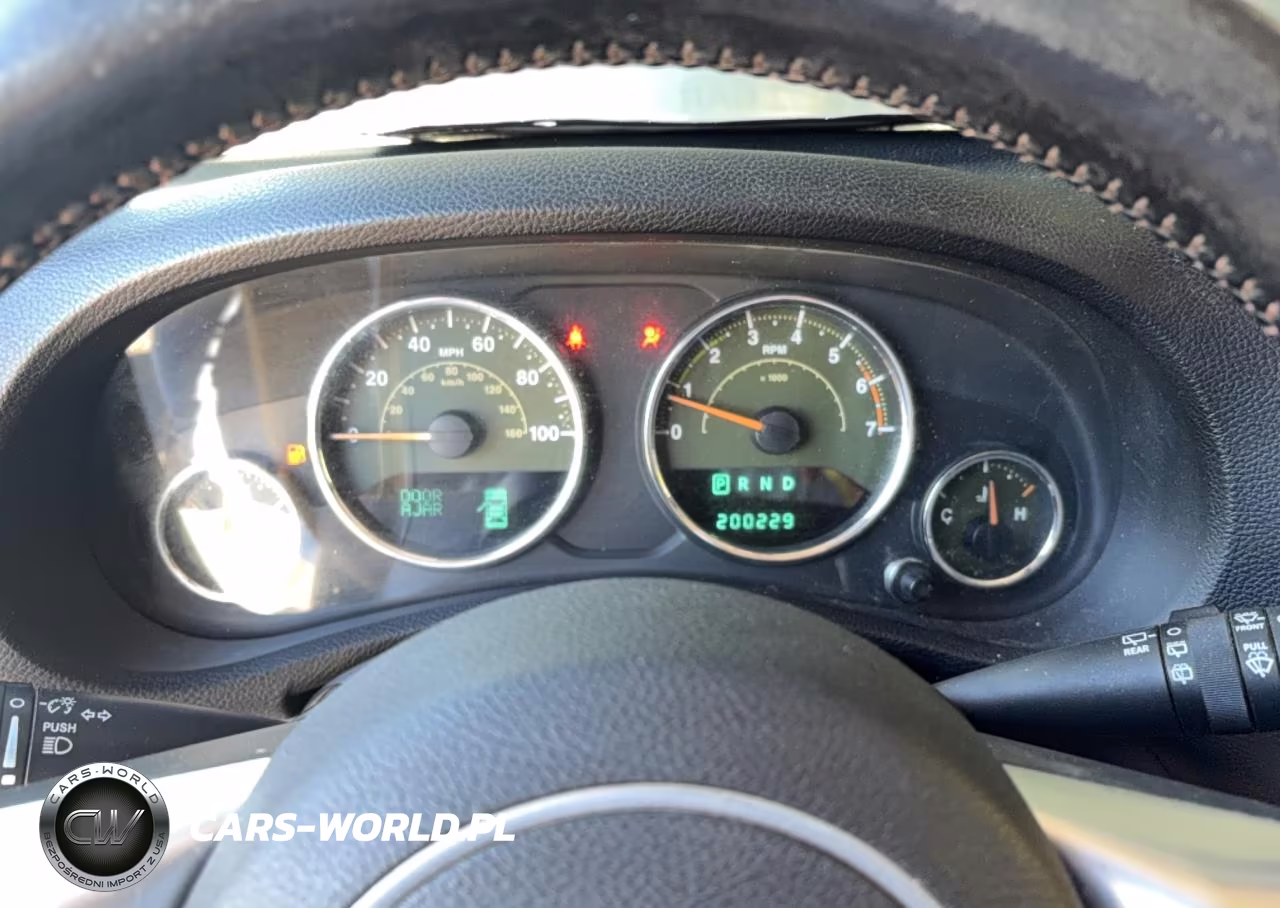 2011 Jeep Wrangler 70Th Anniversary VIN:1J4GA7D13BL579309 - 8