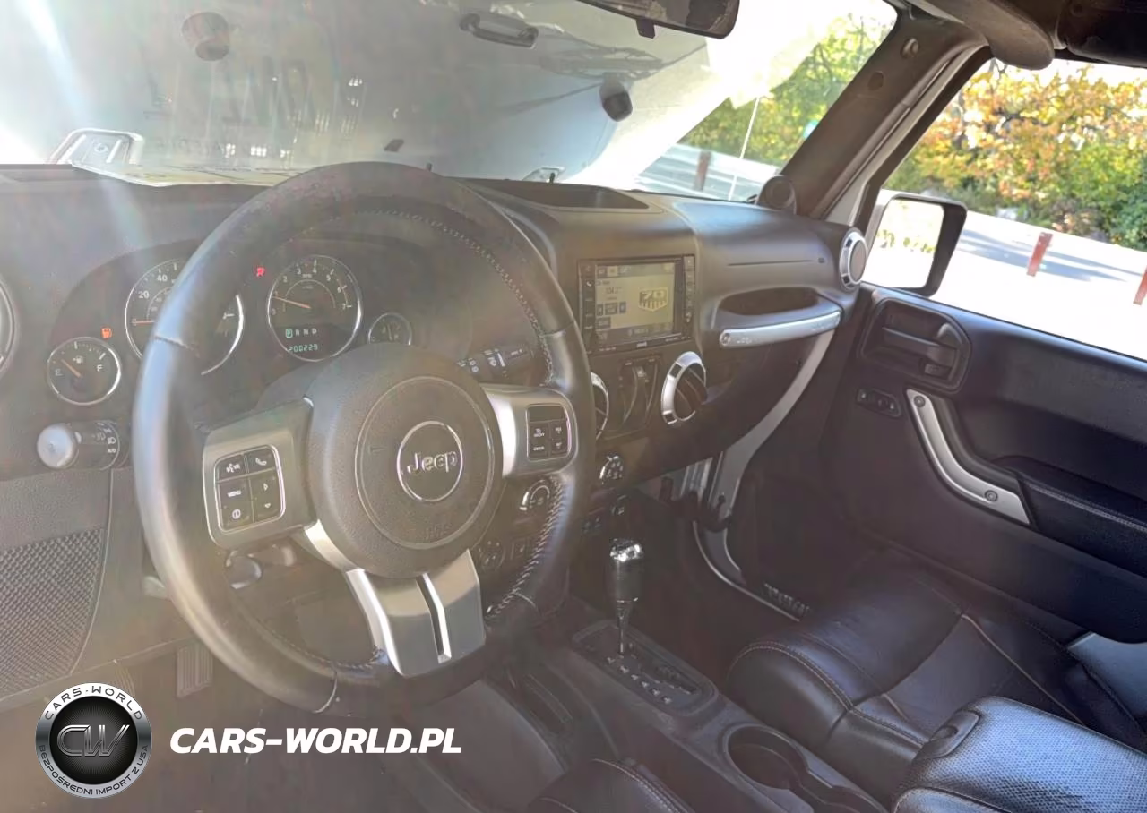2011 Jeep Wrangler 70Th Anniversary VIN:1J4GA7D13BL579309 - 9