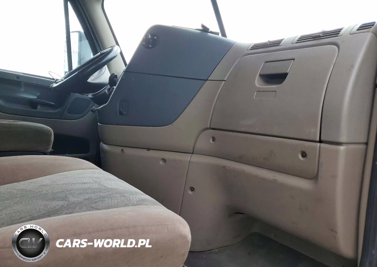 2017 Freightliner Cascadia 125 Semi Truck VIN:3AKJGLDR7HSGY9359 - 8