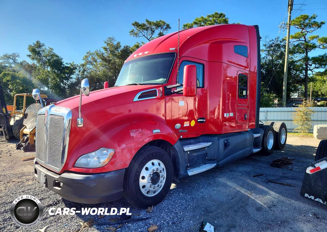 2015 Kenworth T680 Semi Truck