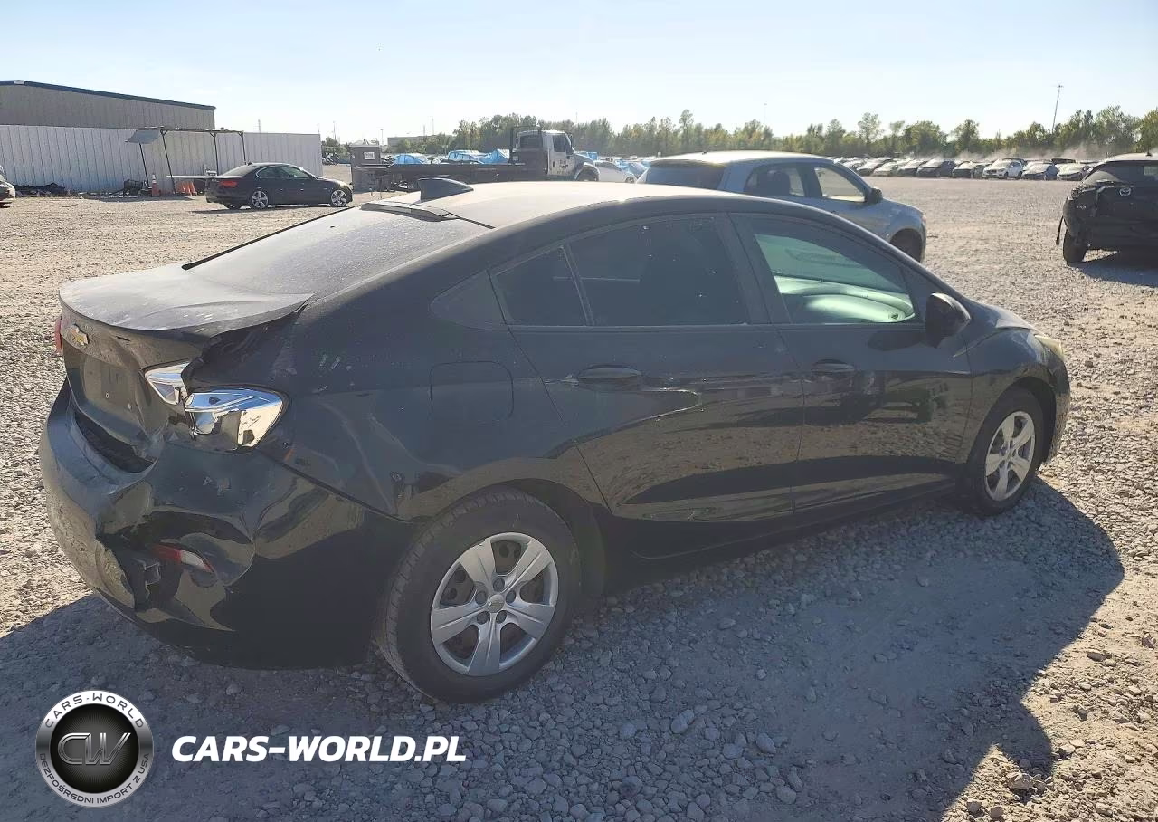 2018 Chevrolet Cruze Ls VIN:1G1BC5SM7J7125799 - 3