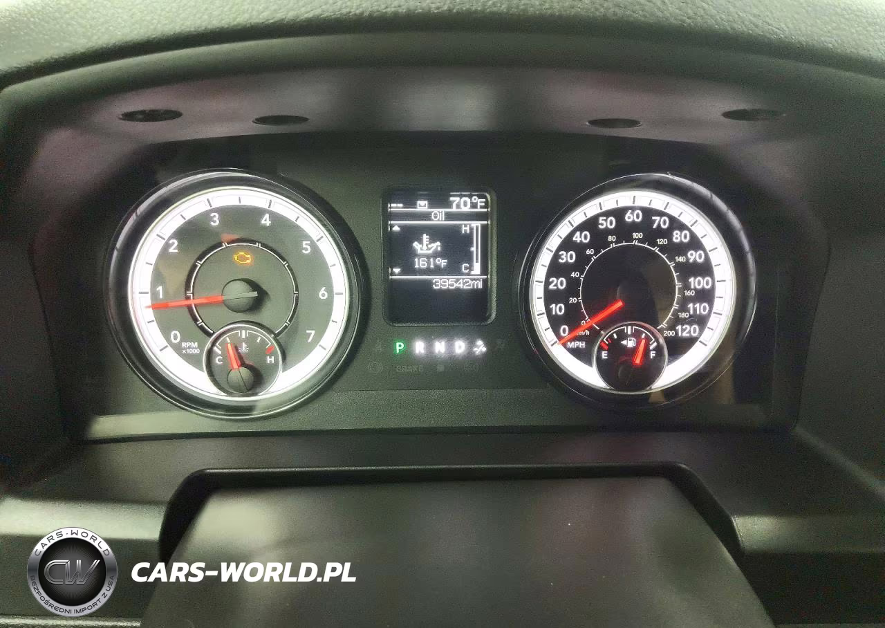 2022 Ram 1500 Classic Tradesman VIN:3C6JR6DT2NG329911 - 9