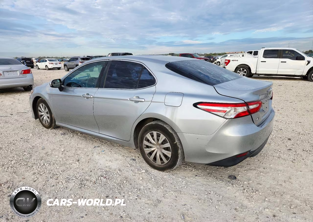 2018 Toyota Camry L VIN:4T1B11HK9JU070751 - 2