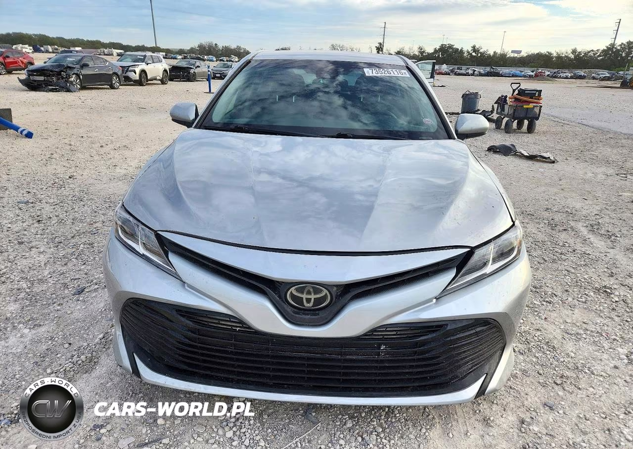 2018 Toyota Camry L VIN:4T1B11HK9JU070751 - 5