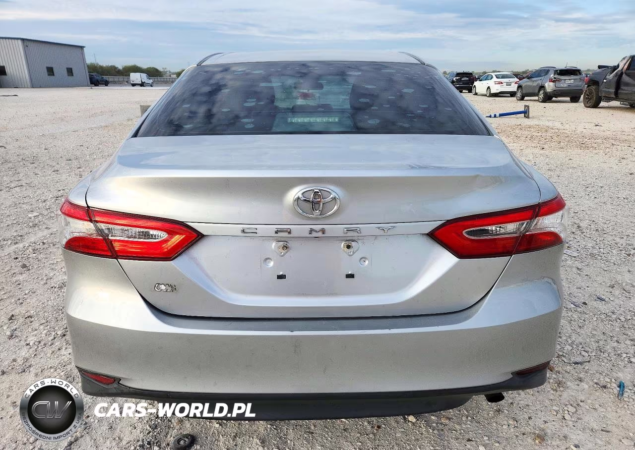 2018 Toyota Camry L VIN:4T1B11HK9JU070751 - 6