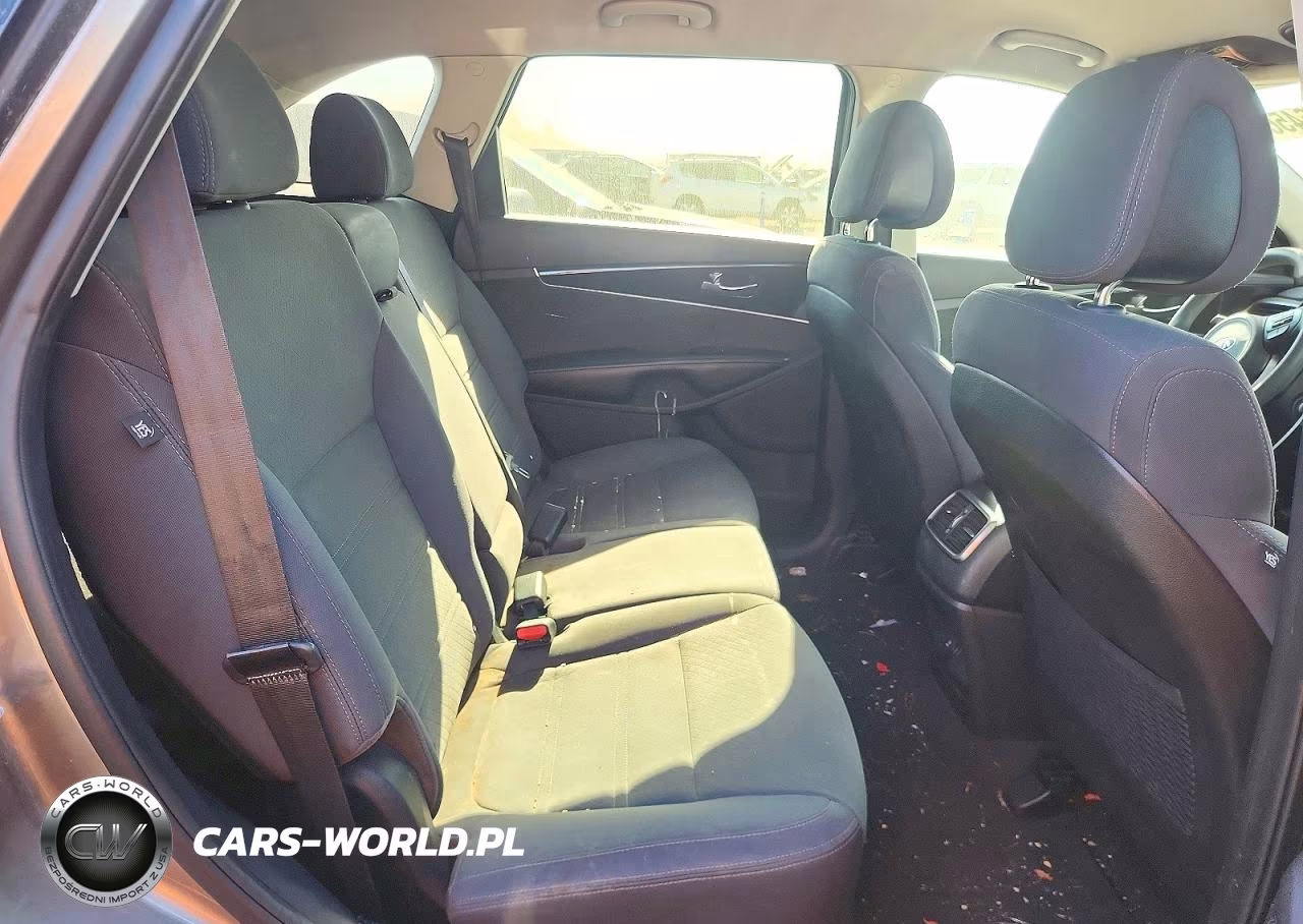 2016 Kia Sorento L VIN:5XYPG4A32GG017591 - 10