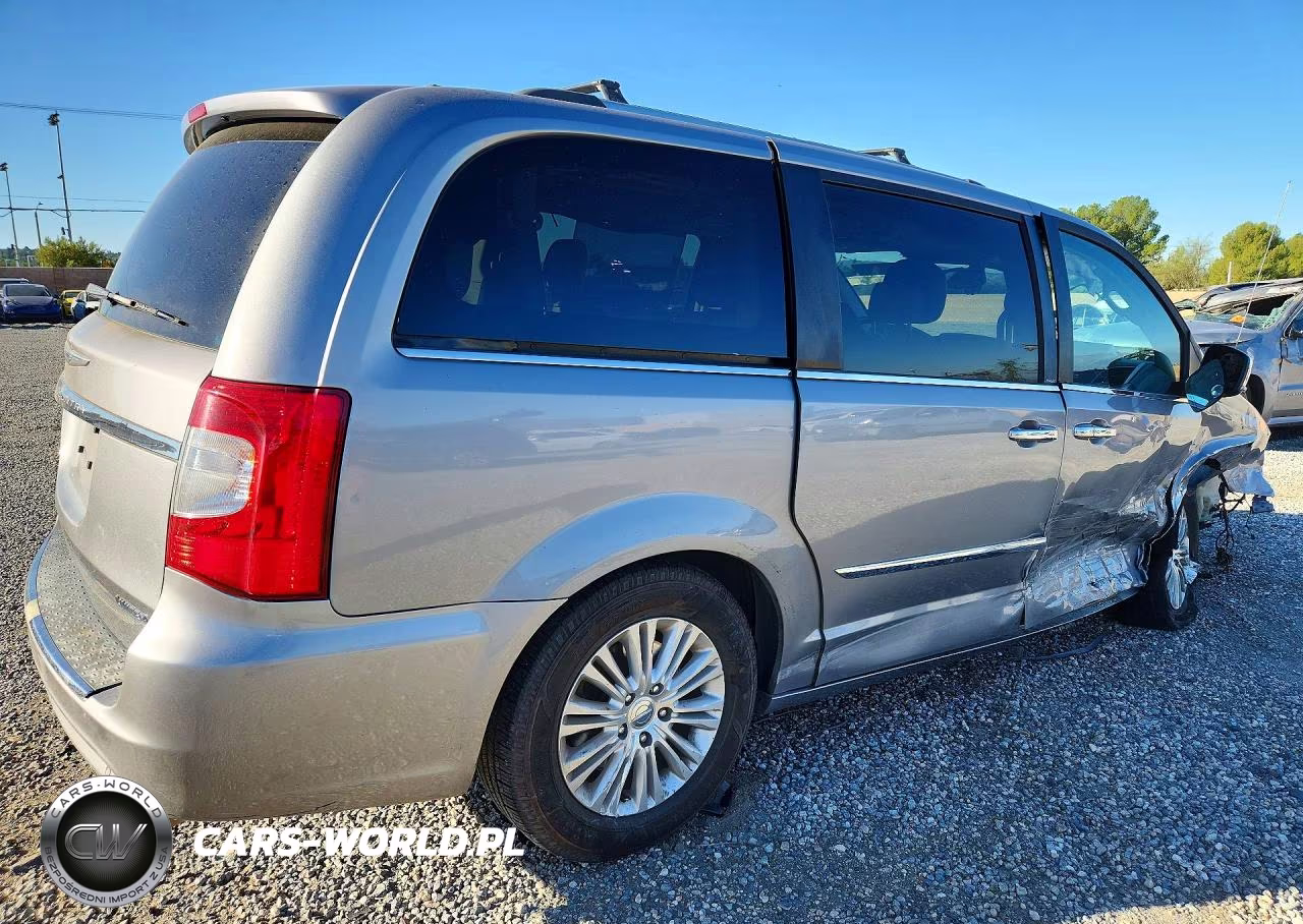 2014 Chrysler Town & Country Limited VIN:2C4RC1GG1ER178102 - 3