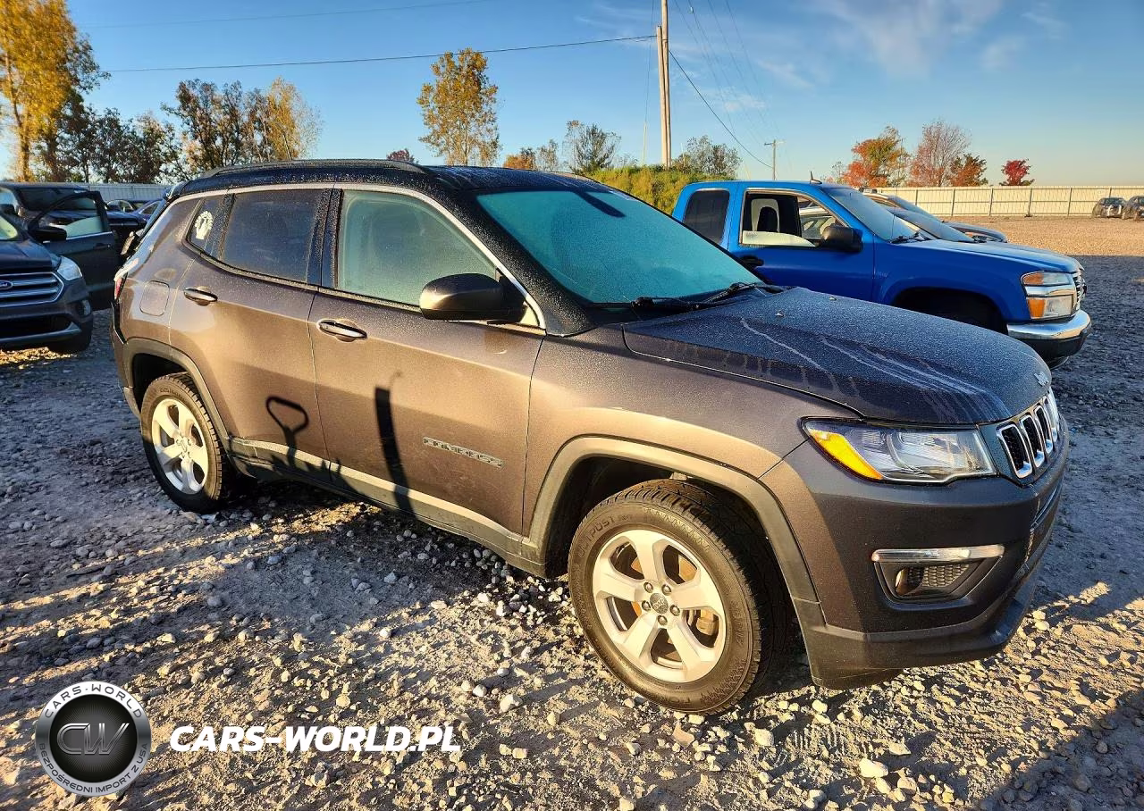 2019 Jeep Compass VIN:3C4NJDBBXKT641929 - 4