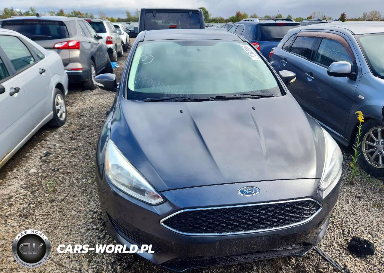 2017 Ford Focus Se VIN:1FADP3F22HL280334 - 5