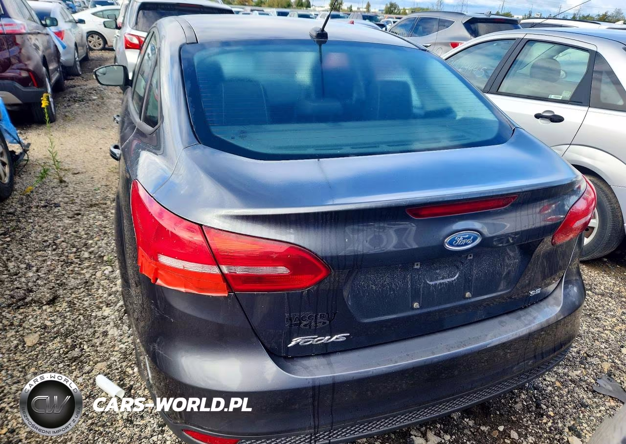 2017 Ford Focus Se VIN:1FADP3F22HL280334 - 6