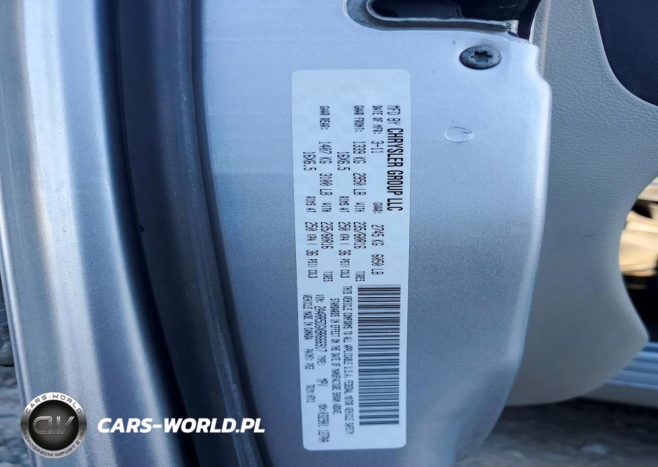 2011 Chrysler Town & Country Touring VIN:2A4RR5DGXBR666917 - 13