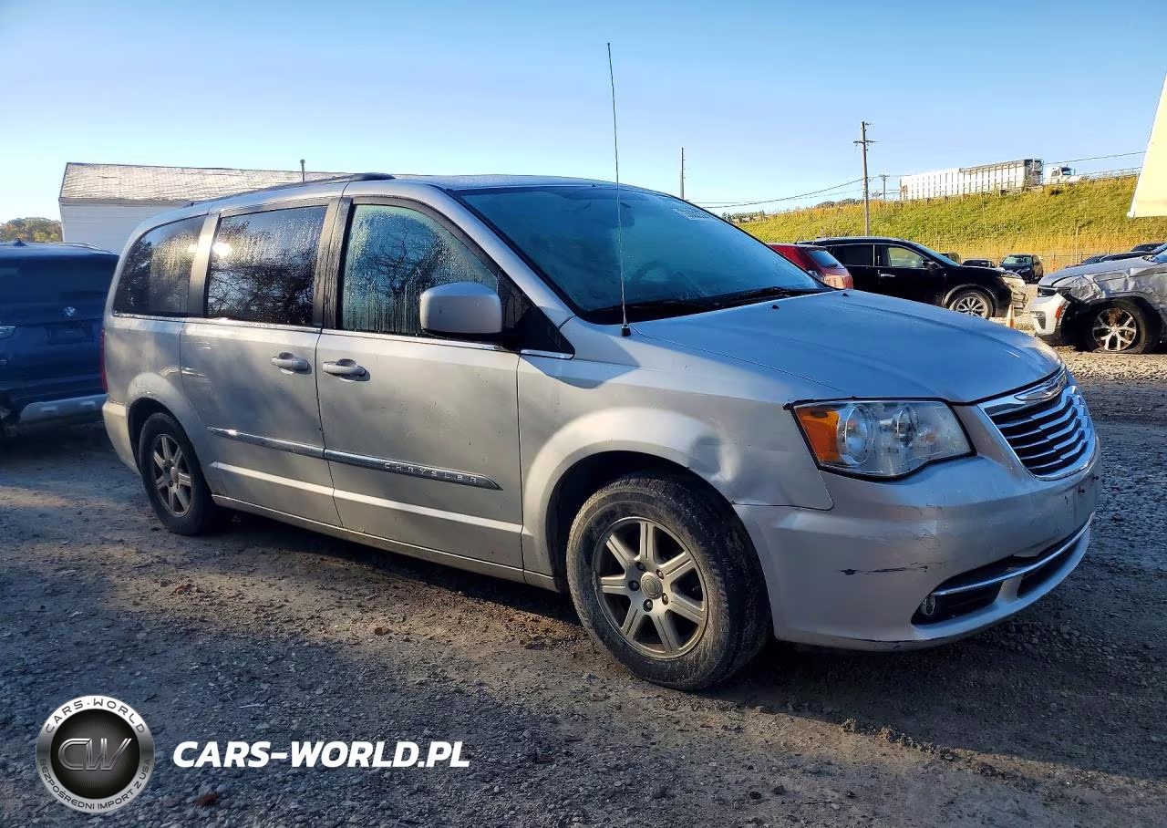 2011 Chrysler Town & Country Touring VIN:2A4RR5DGXBR666917 - 4