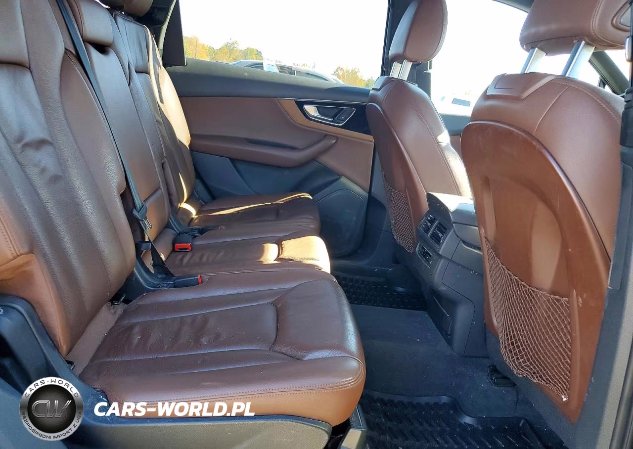 2017 Audi Q7 Premium Plus VIN:WA1LHAF78HD051003 - 11