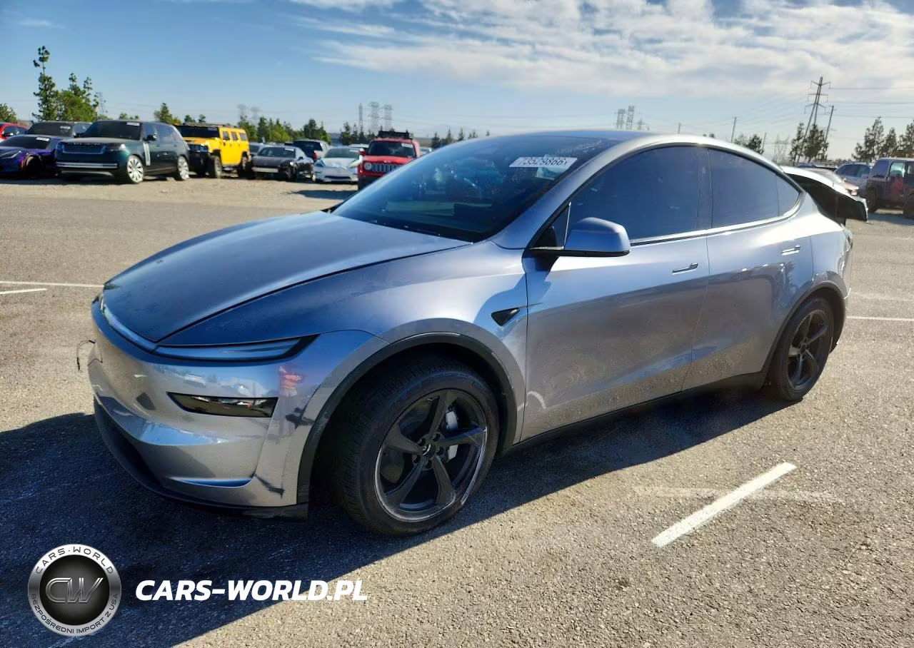 2026 Tesla Model Y – zdjęcie 1 z 13