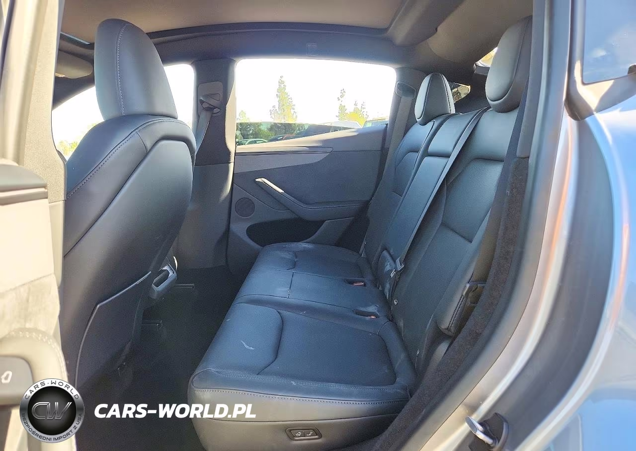 2026 Tesla Model Y VIN:7SAYGDEEXTF703379 - 10