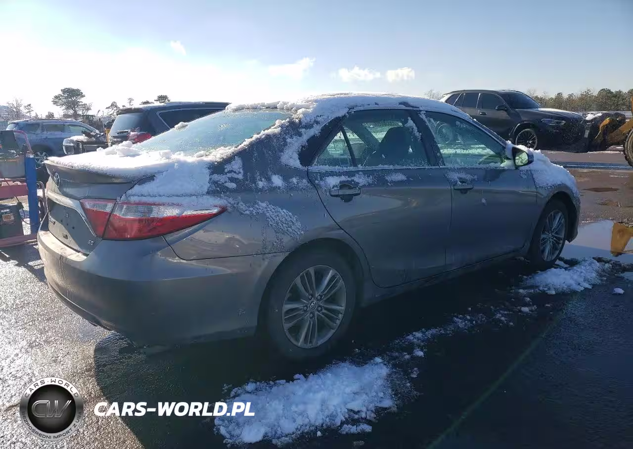2016 Toyota Camry Le VIN:4T1BF1FK4GU146745 - 3