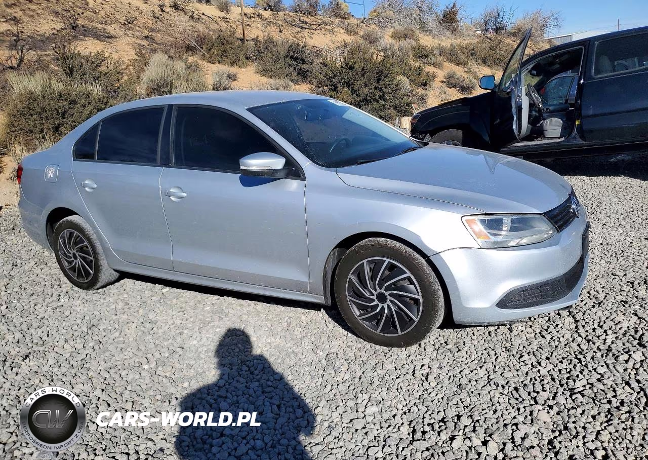 2011 Volkswagen Jetta Se VIN:3VWDX7AJ2BM327624 - 4