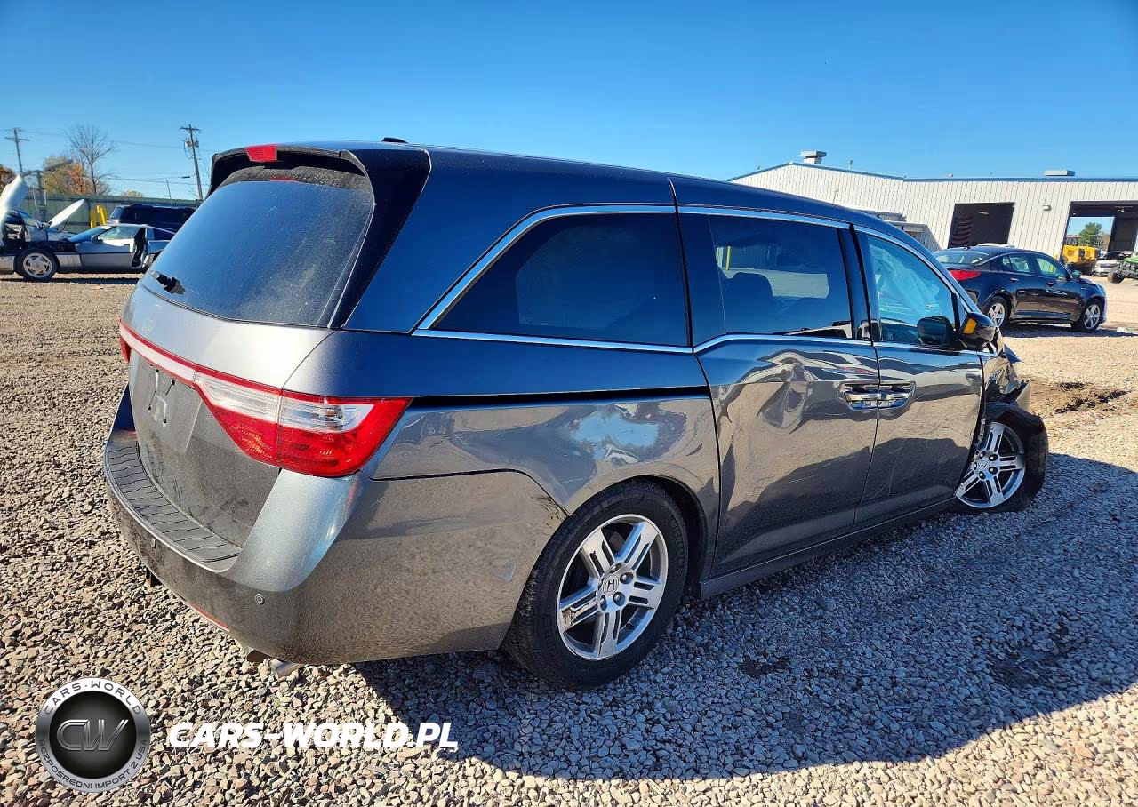 2012 Honda Odyssey Touring VIN:5FNRL5H97CB007080 - 3