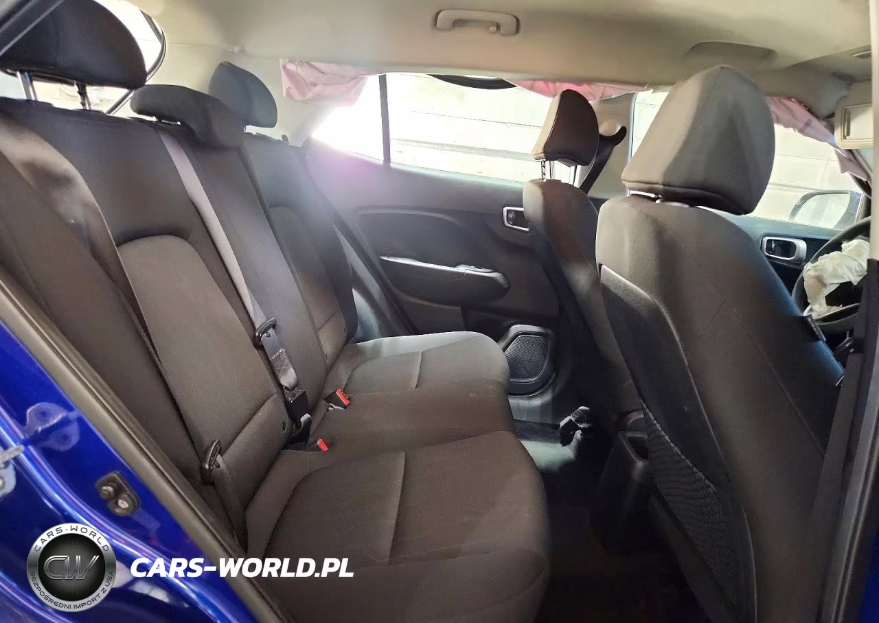 2021 Hyundai Venue Se VIN:KMHRB8A33MU067775 - 11