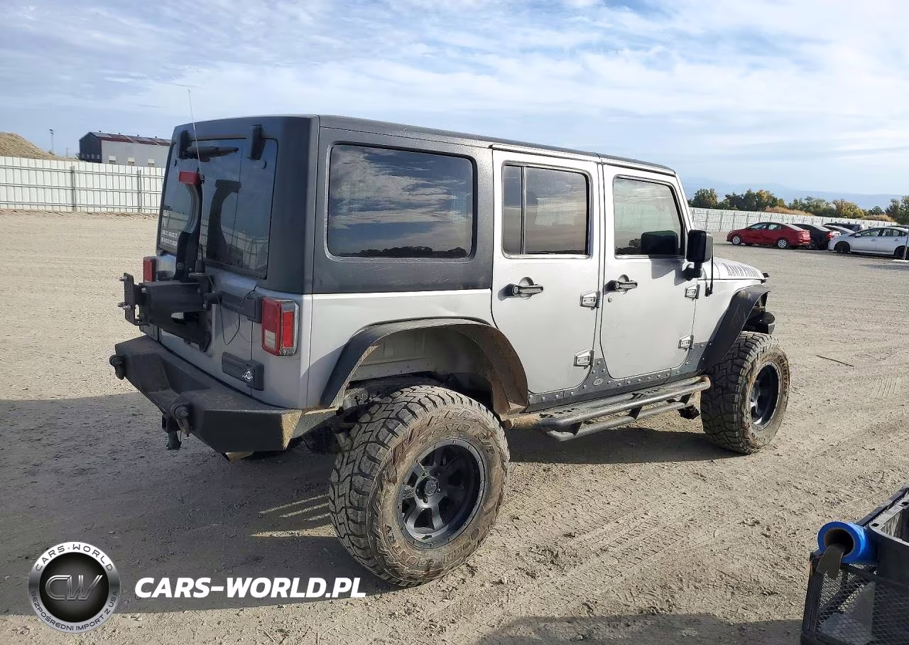 2016 Jeep Wrangler Unlimited Sport VIN:1C4BJWDGXGL162579 - 3