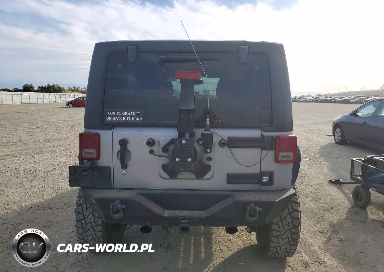 2016 Jeep Wrangler Unlimited Sport VIN:1C4BJWDGXGL162579 - 6