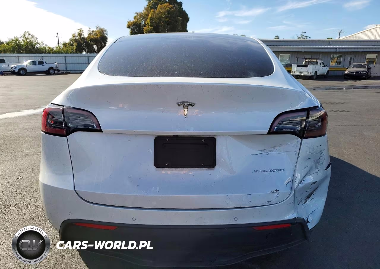 2022 Tesla Model Y VIN:7SAYGDEE7NF443655 - 6
