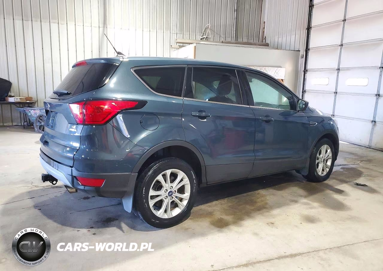 2019 Ford Escape Se VIN:1FMCU9GDXKUA38082 - 3