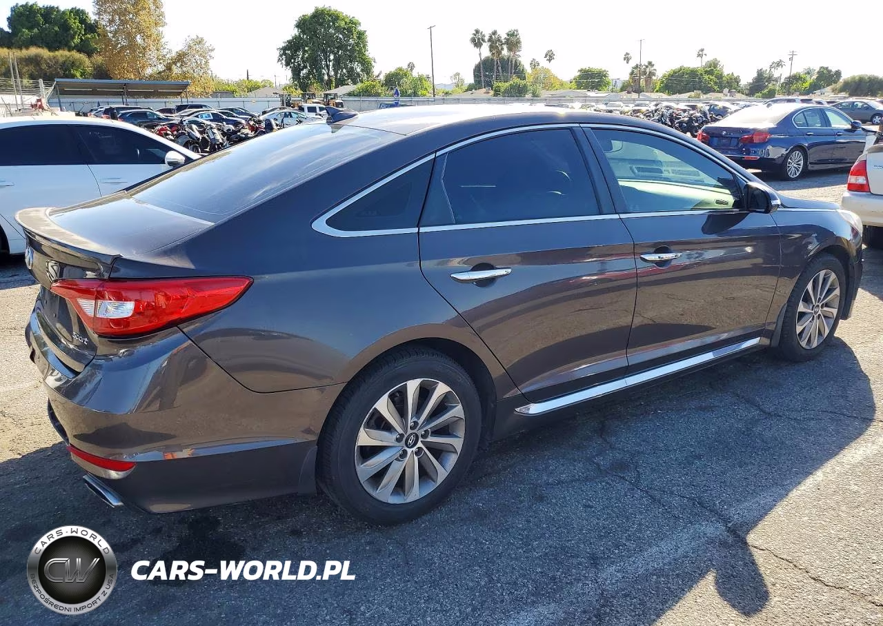 2015 Hyundai Sonata Sport VIN:5NPE34AF5FH128933 - 3