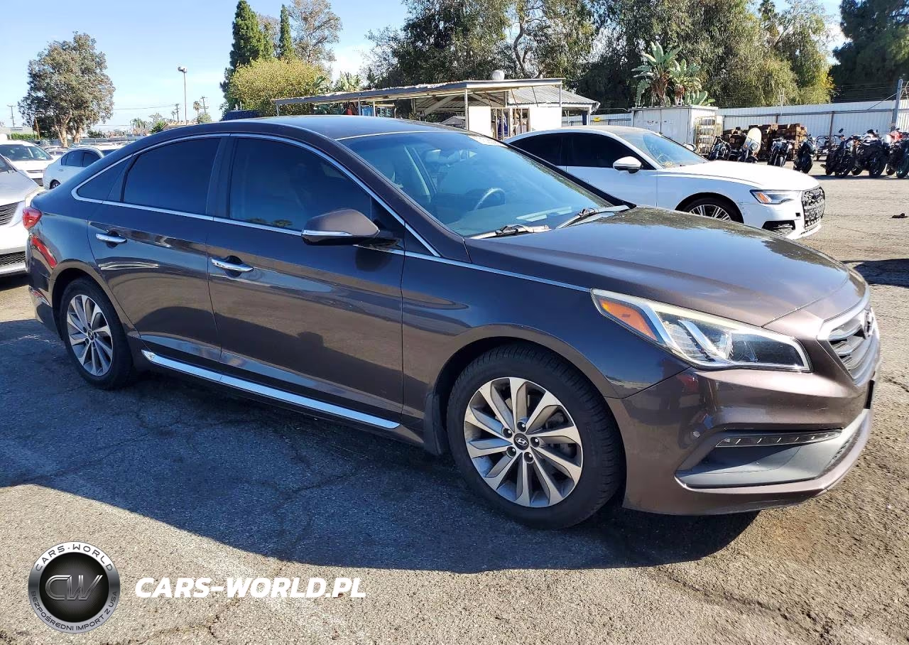 2015 Hyundai Sonata Sport VIN:5NPE34AF5FH128933 - 4