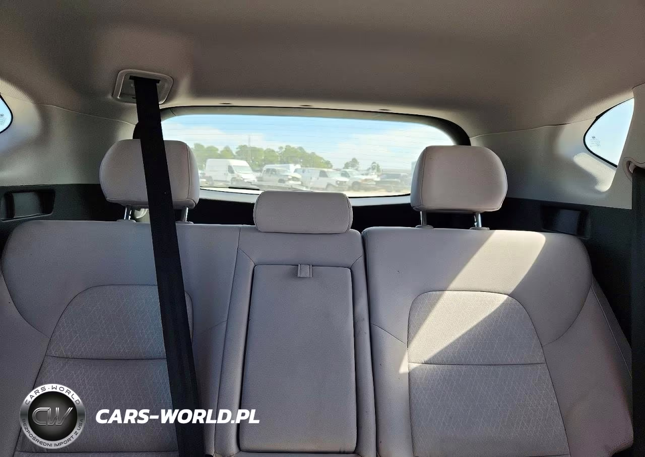 2018 Hyundai Tucson Se VIN:KM8J23A42JU756663 - 10