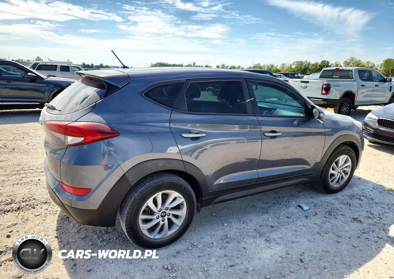 2018 Hyundai Tucson Se VIN:KM8J23A42JU756663 - 3