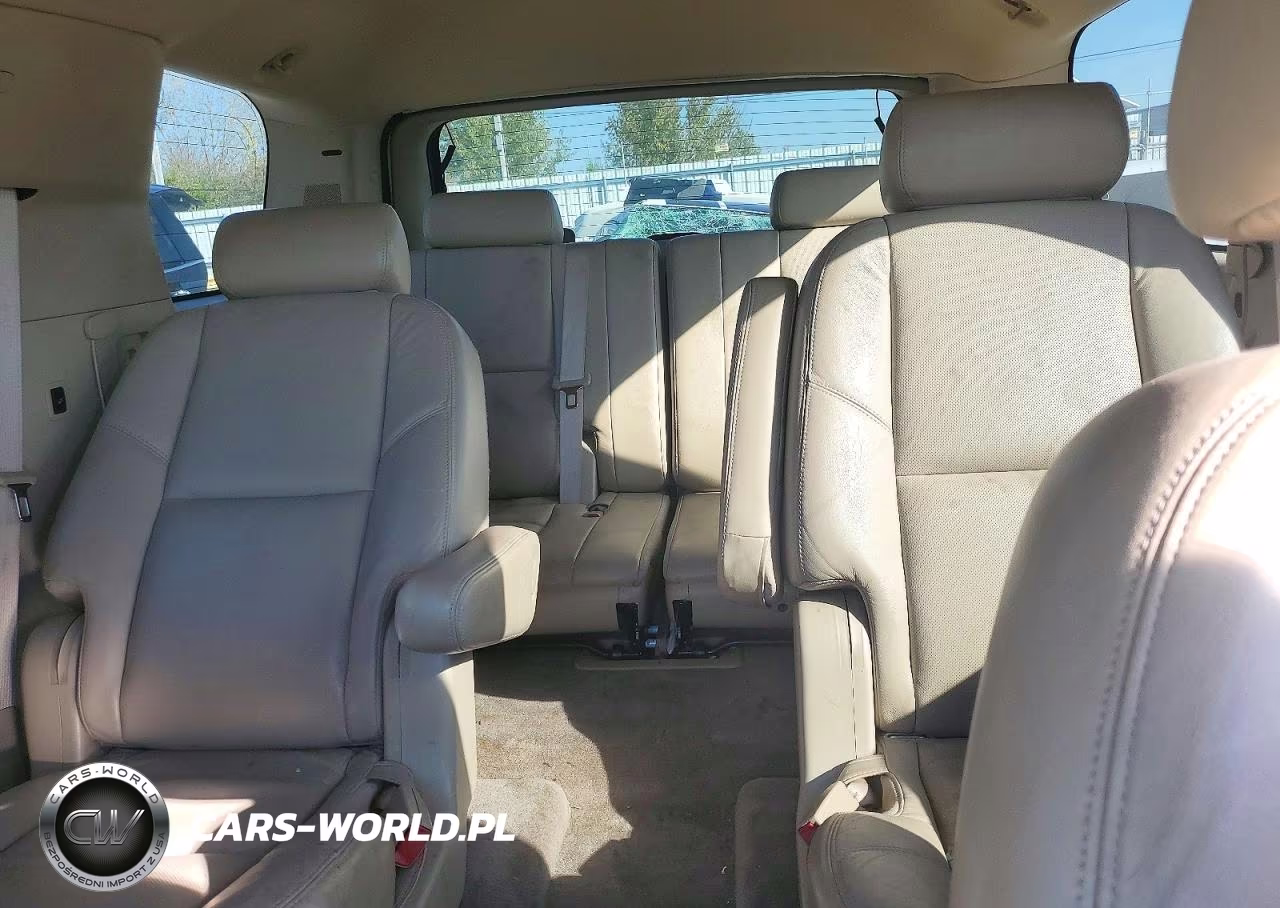 2009 Cadillac Escalade Luxury VIN:1GYFK23269R295847 - 10