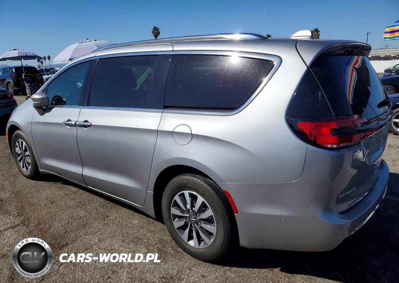 2021 Chrysler Pacifica Touring L VIN:2C4RC1BG0MR539888 - 2