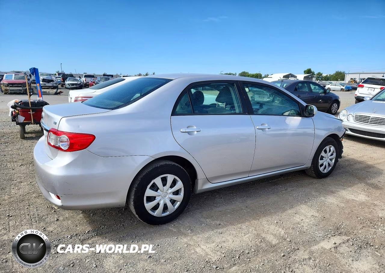 2011 Toyota Corolla Le VIN:2T1BU4EE9BC569222 - 3