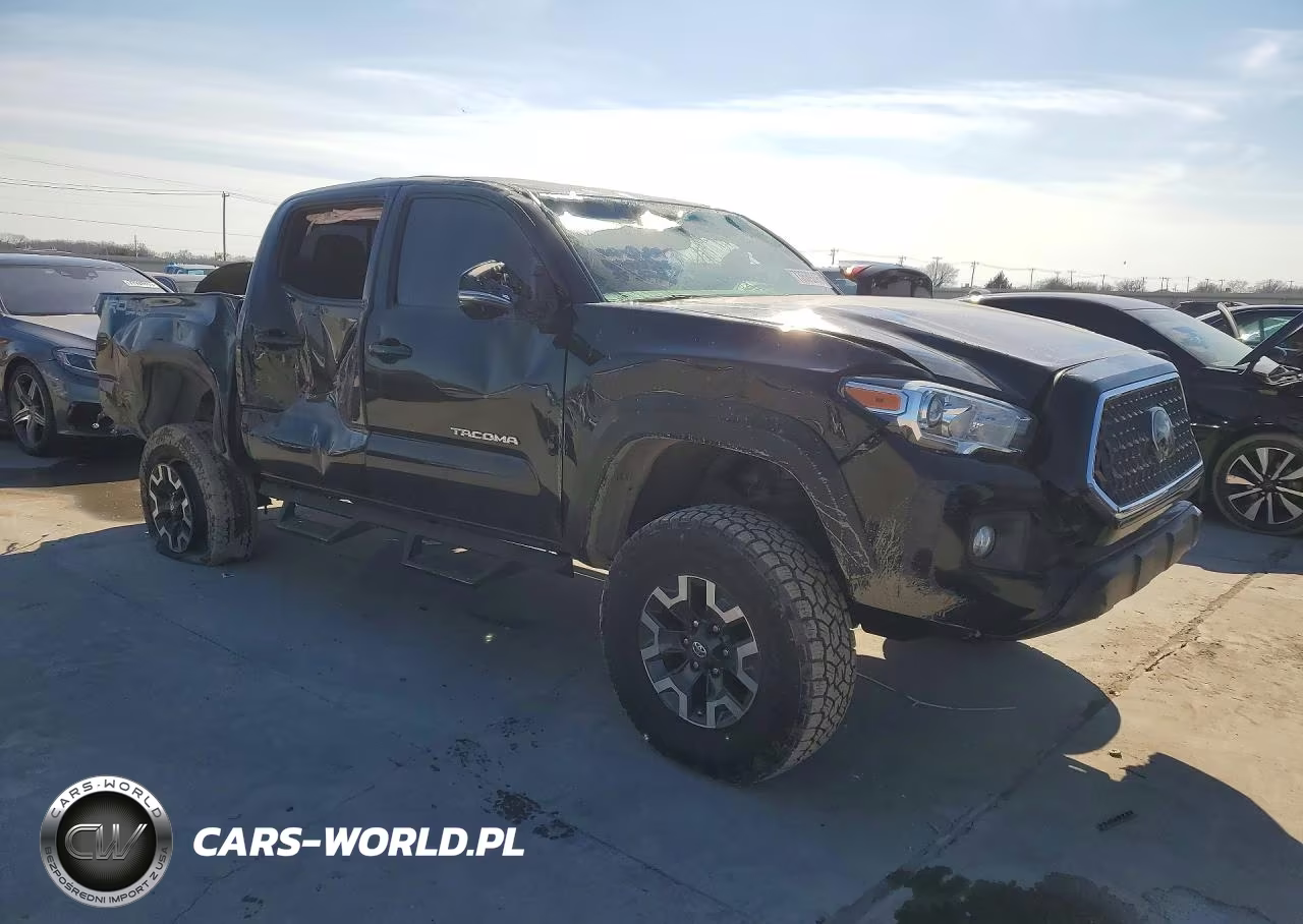 2018 Toyota Tacoma Double Cab VIN:5TFCZ5AN2JX129375 - 4