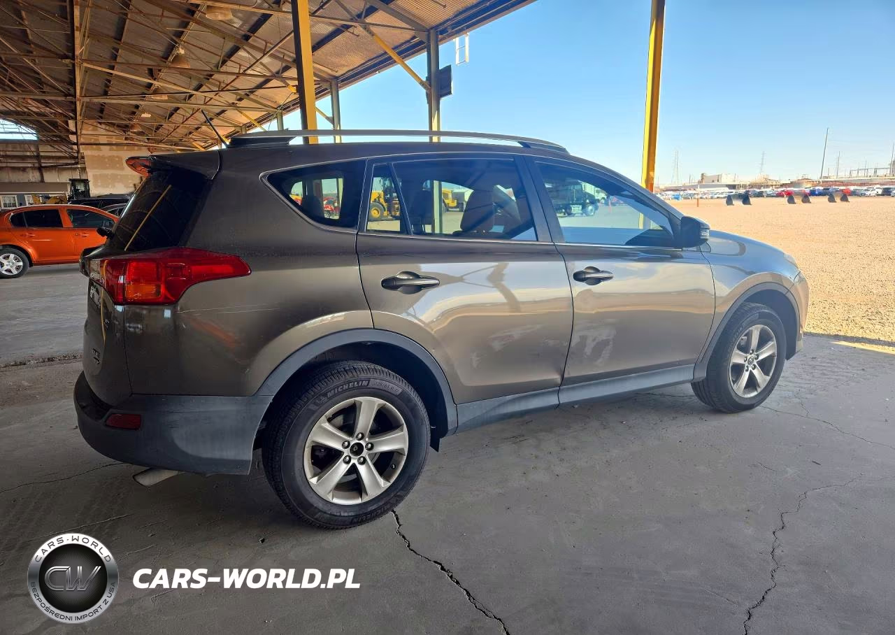 2015 Toyota Rav4 Xle VIN:2T3RFREVXFW238988 - 3