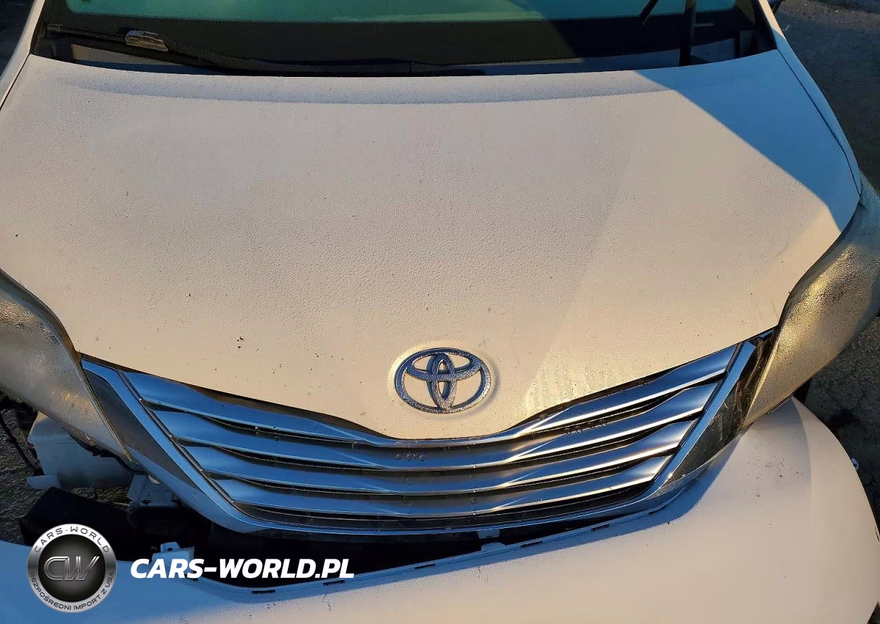 2012 Toyota Sienna Limited 7-Passenger VIN:5TDDK3DC4CS041170 - 12
