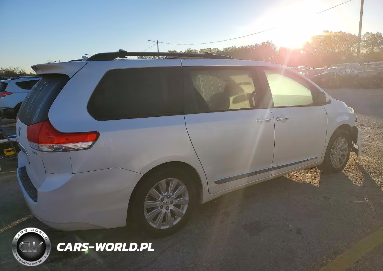 2012 Toyota Sienna Limited 7-Passenger VIN:5TDDK3DC4CS041170 - 3