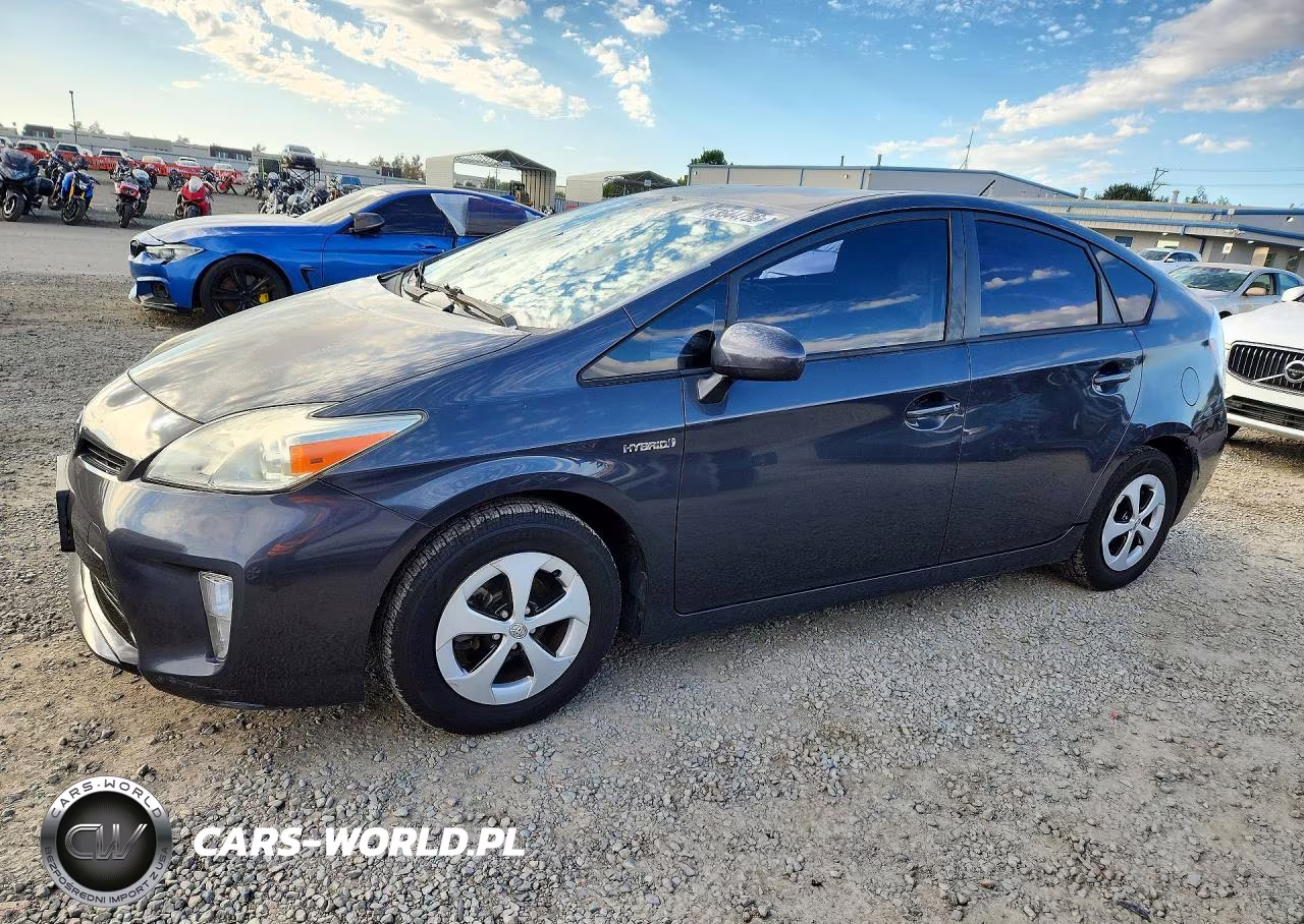 2014 Toyota Prius Hybrid 5D 2Wd