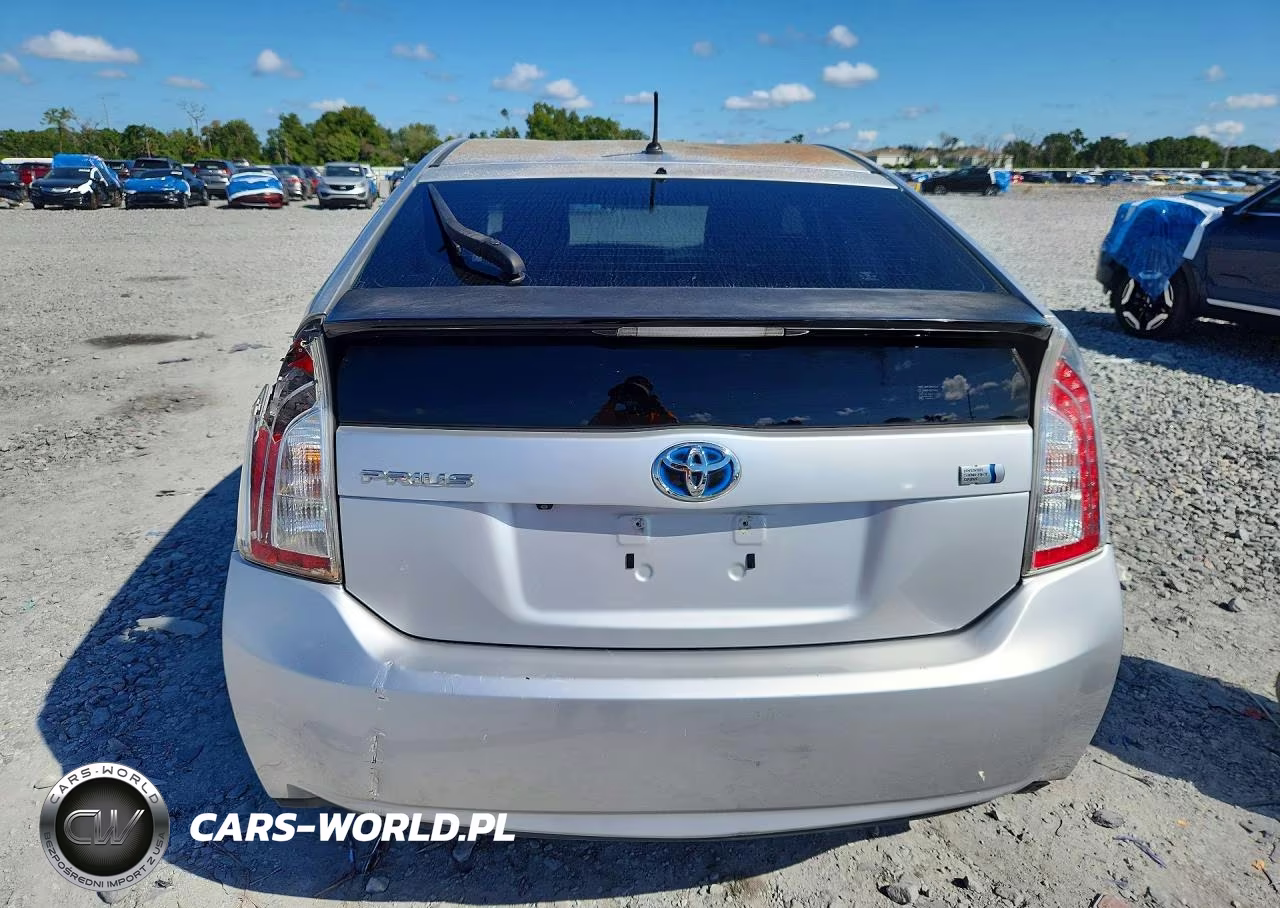 2015 Toyota Prius Two VIN:JTDKN3DUXF1913215 - 6