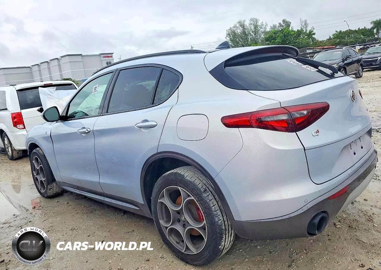 2022 Alfa Romeo Stelvio Ti VIN:ZASPAKBN0N7D46121 - 2