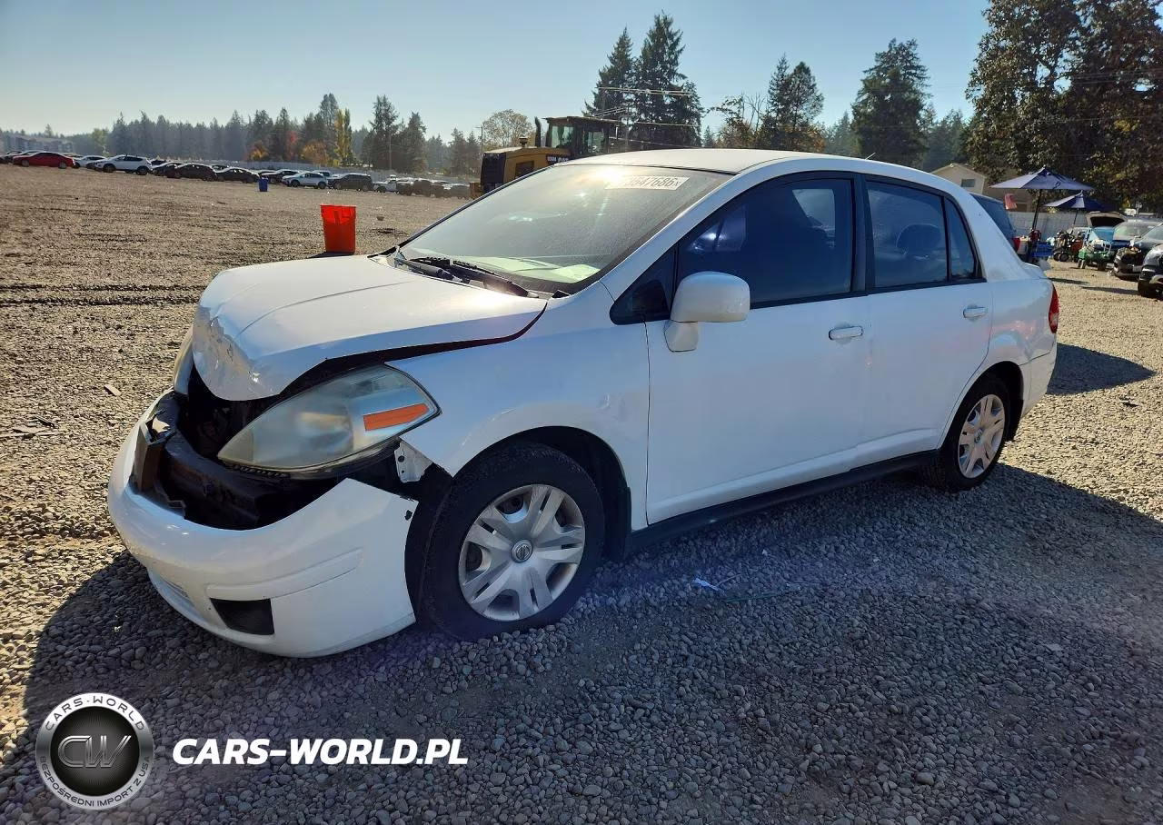 2010 Nissan Versa 1.8 S
