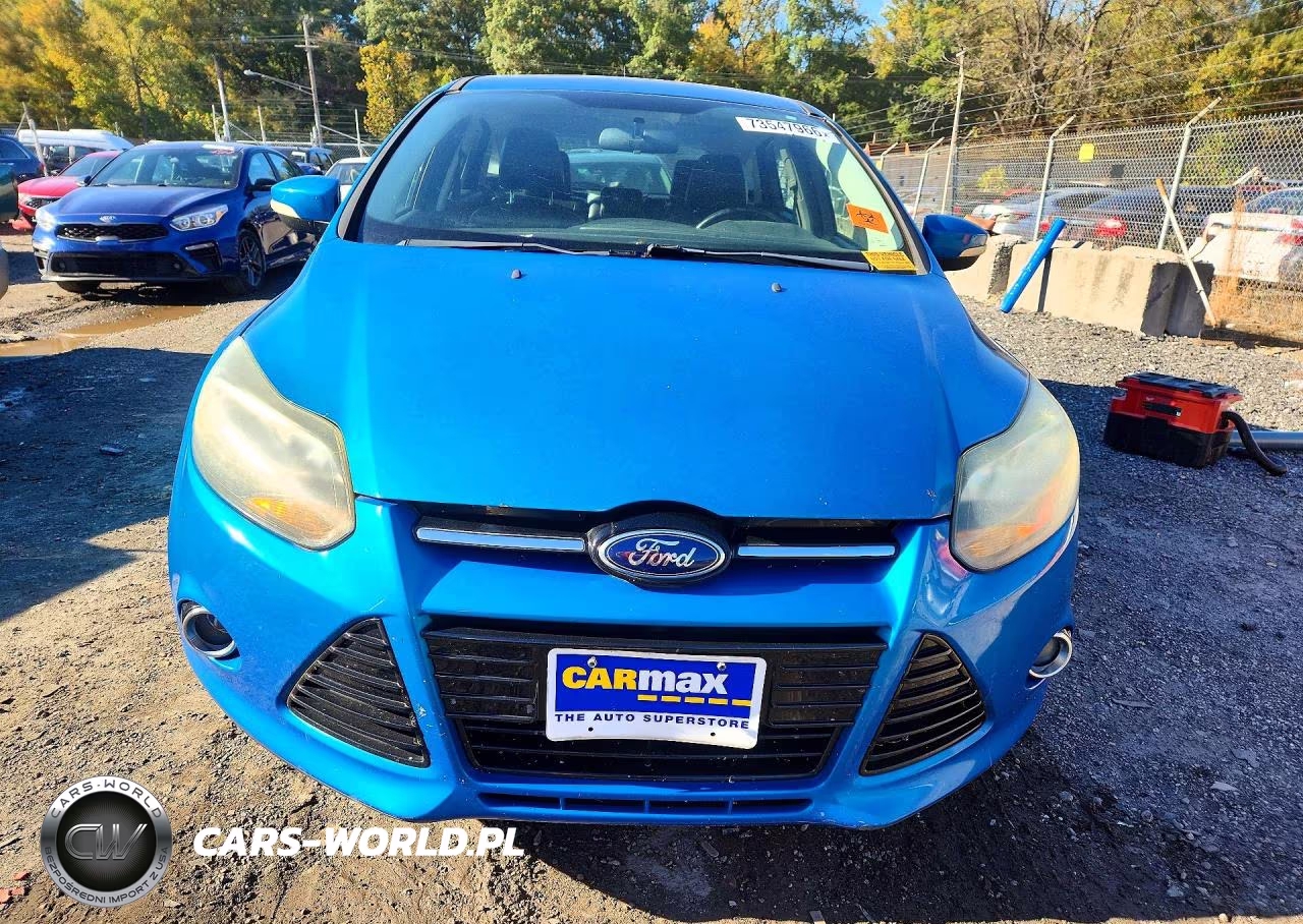 2014 Ford Focus Titanium VIN:1FADP3N22EL338603 - 5